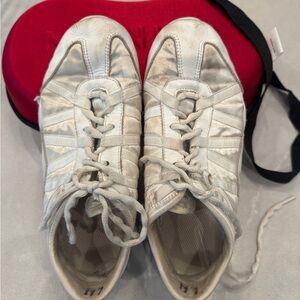 Nfinity Cheer shoes size 8.5 with Bag